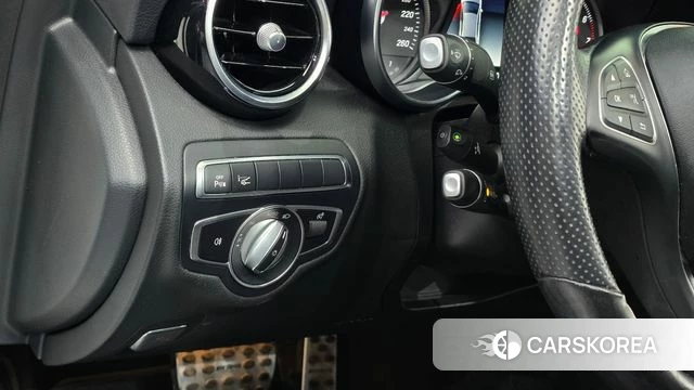 Mercedes-Benz C-Class W205 2018 Белый из Кореи, фото 3