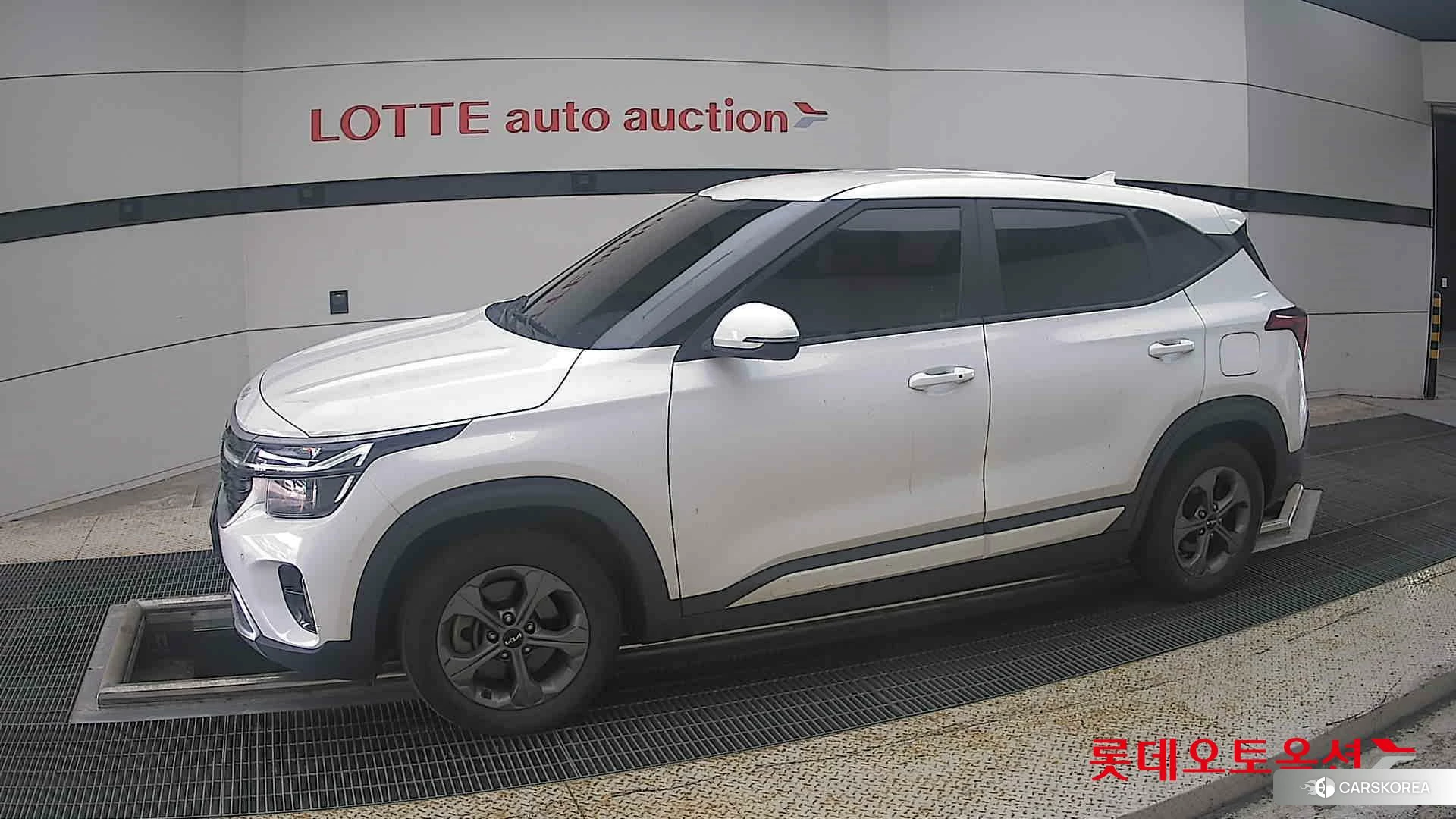 Kia Seltos 2023 Snow White Pearl (optional) из Кореи, фото 3