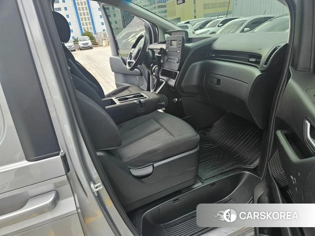 Hyundai Staria 2021 Серебряный из Кореи, фото 3
