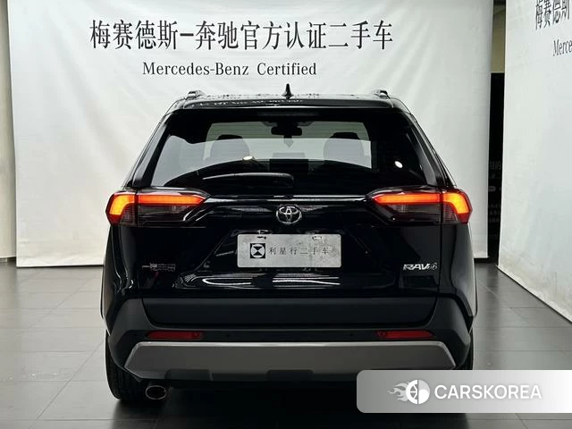 Toyota RAV4 2023 Черный из Китая, фото 3