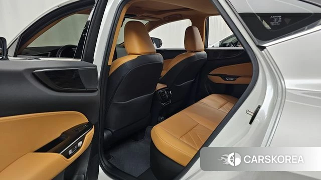 Lexus NX350h Second generation 2023 Белый из Кореи, фото 3