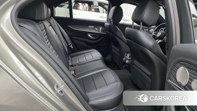 Mercedes-Benz E-Class W213 2022 Песочный из Кореи, фото 3