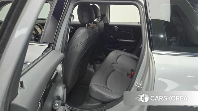 Mini Cooper 2024 Серебристо-серый из Кореи, фото 3