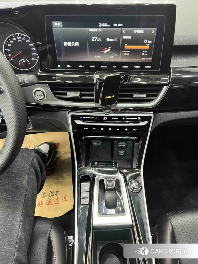 Kia KX3 2023 Белый из Китая, фото 3