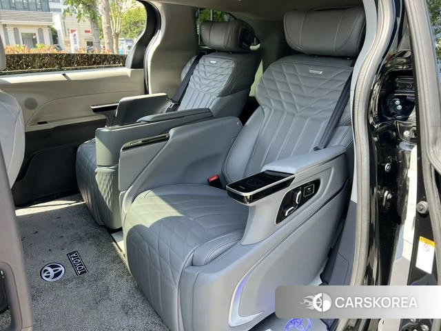 Toyota Granvia 2024 Черный из Китая, фото 3