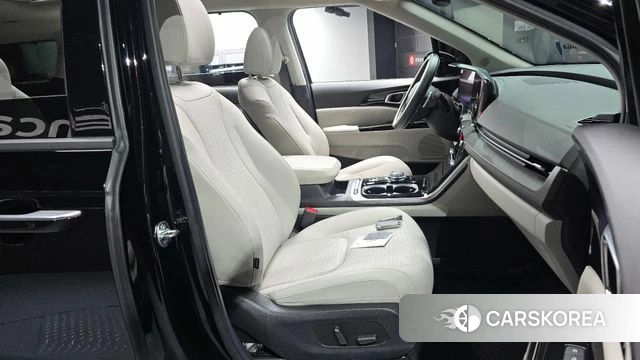 Kia Carnival 4th generation 2023 Черный из Кореи, фото 3