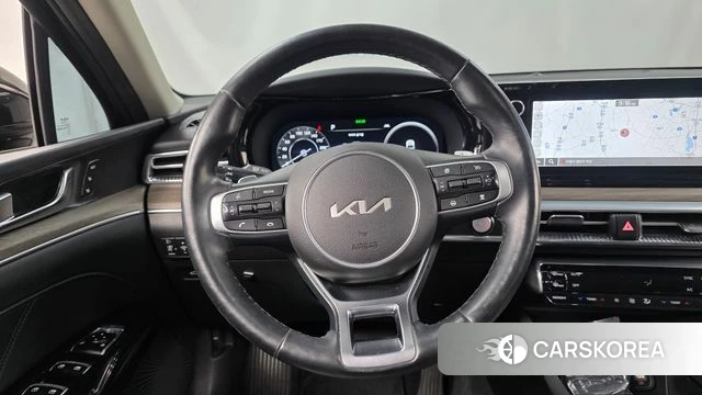 Kia K5 3rd generation 2023 Черный из Кореи, фото 3