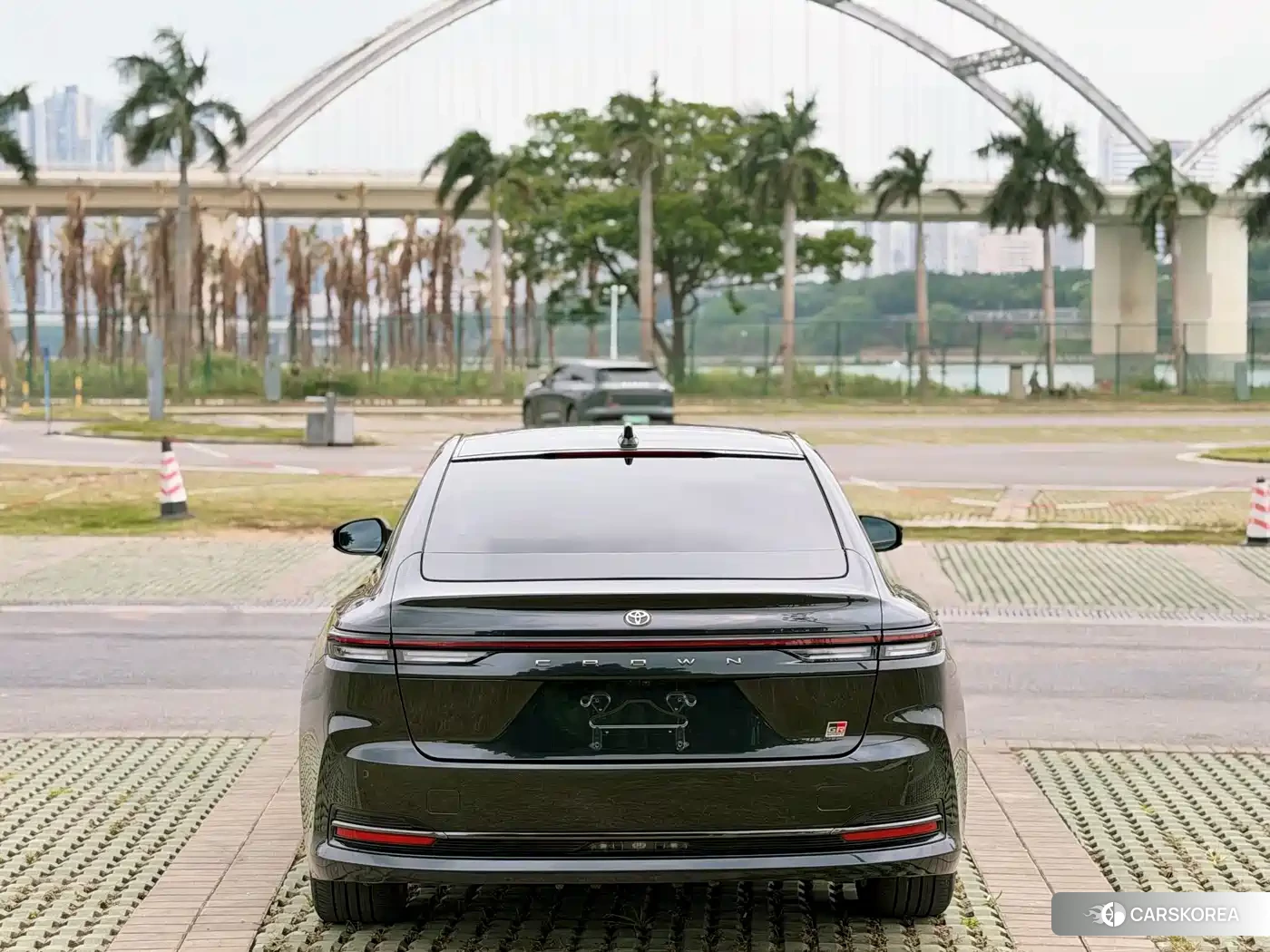 Toyota Crown 2024 Черный из Китая, фото 3