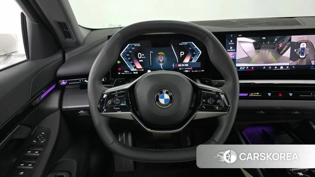 BMW 5 Series (G60) 2024 Белый из Кореи, фото 3