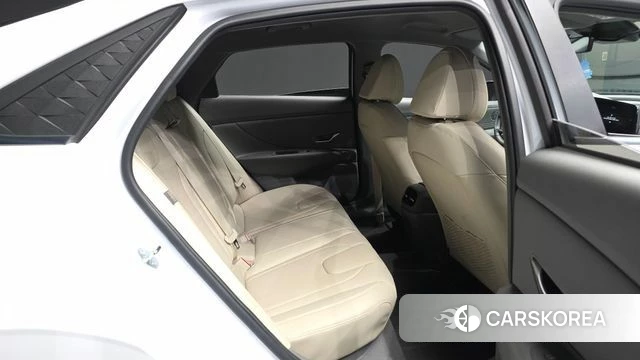 Hyundai The New Avante (CN7) 2024 Белый из Кореи, фото 3