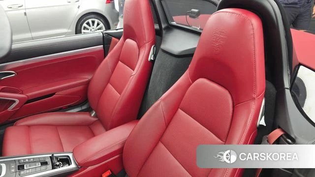 Porsche 718 Boxster 2024 Черный из Кореи, фото 3
