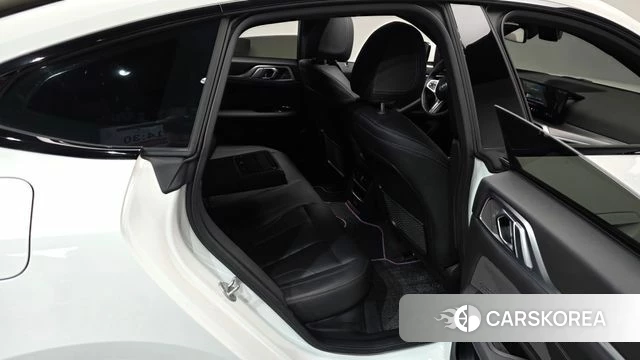 BMW i4 2024 Белый из Кореи, фото 3