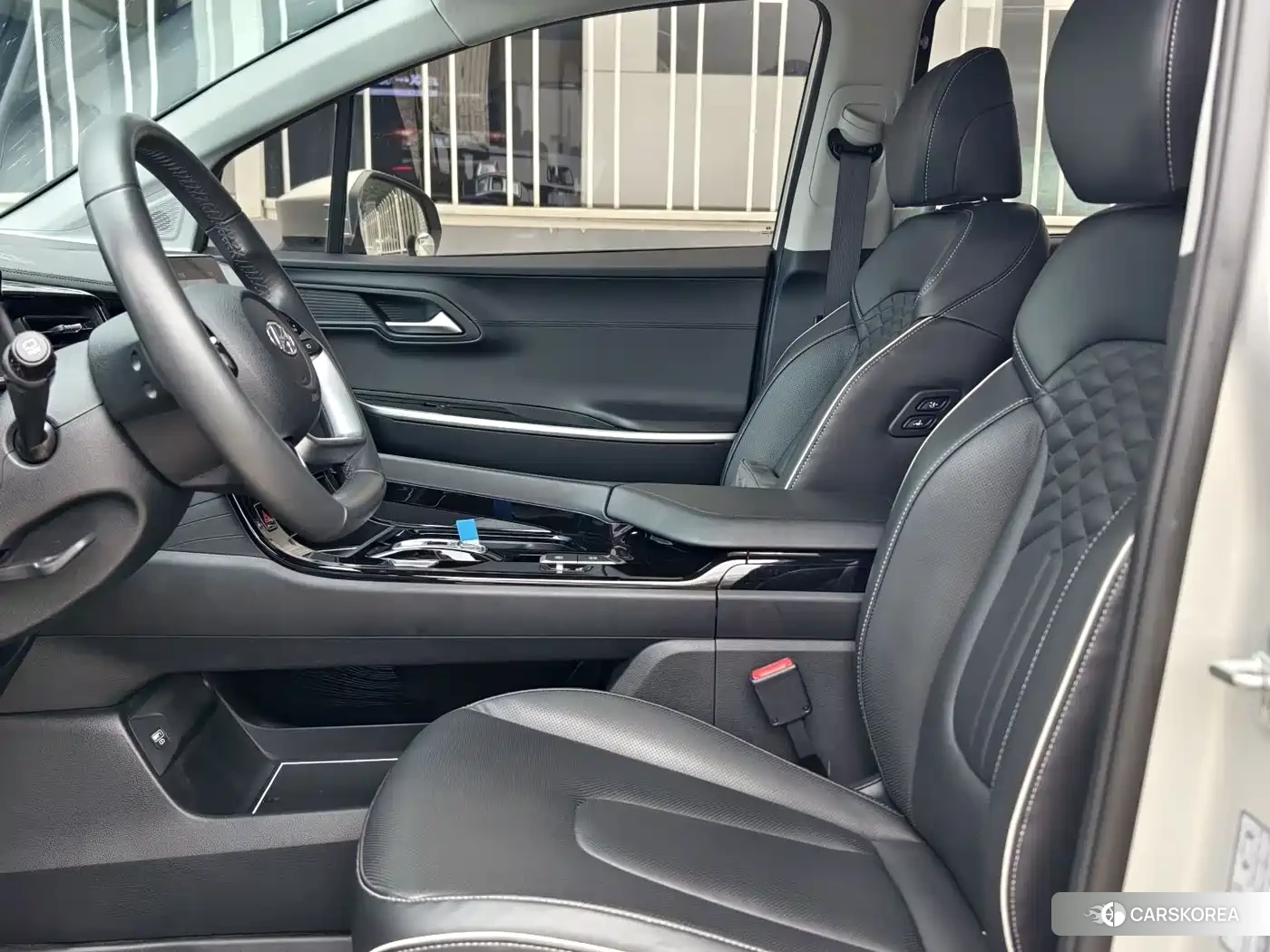 Hyundai Custo 2023 Champagne/brown из Китая, фото 3