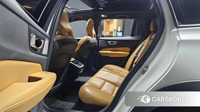 Volvo V60 Cross-Country 2nd Generation 2019 Белый из Кореи, фото 3