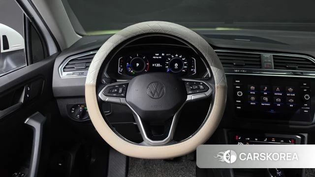 Volkswagen Tiguan second Generation 2022 Белый из Кореи, фото 3