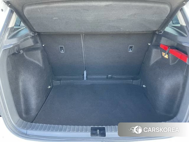 Skoda Karoq 2022 Белый из Китая, фото 3