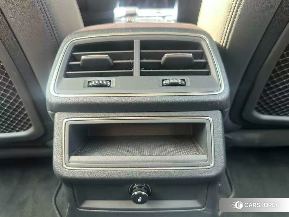 Audi A6 2023 Черный из Китая, фото 3