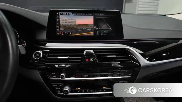 BMW 5 Series (G30) 2019 Белый из Кореи, фото 3