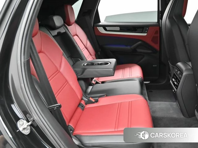 Porsche Cayenne (PO536) 2025 Черный из Кореи, фото 3