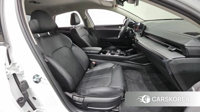 Kia The New K5 3rd generation 2025 Белый из Кореи, фото 3