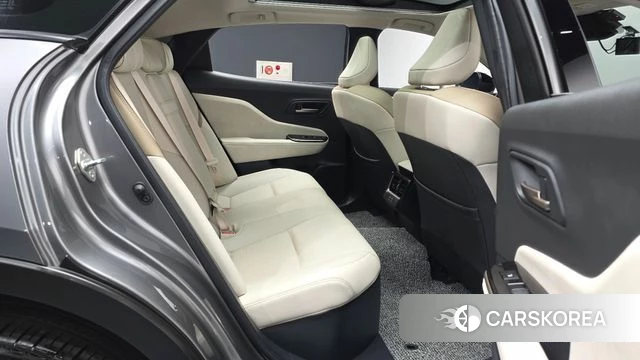 Toyota Crown Crossover 2025 Серебряный из Кореи, фото 3