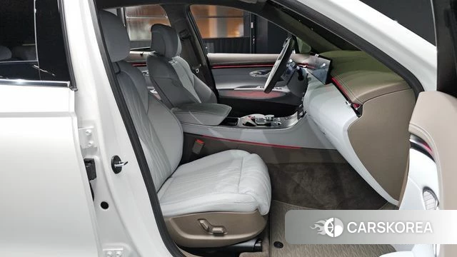 Genesis GV70 2025 Белый из Кореи, фото 3