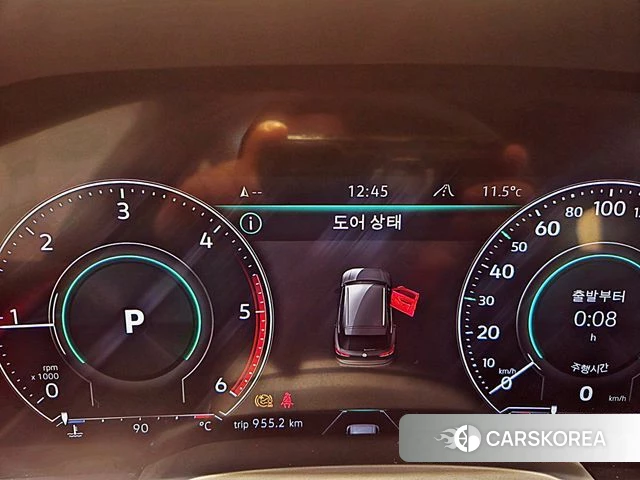 Volkswagen Touareg 3rd generation 2023 Белый из Кореи, фото 3
