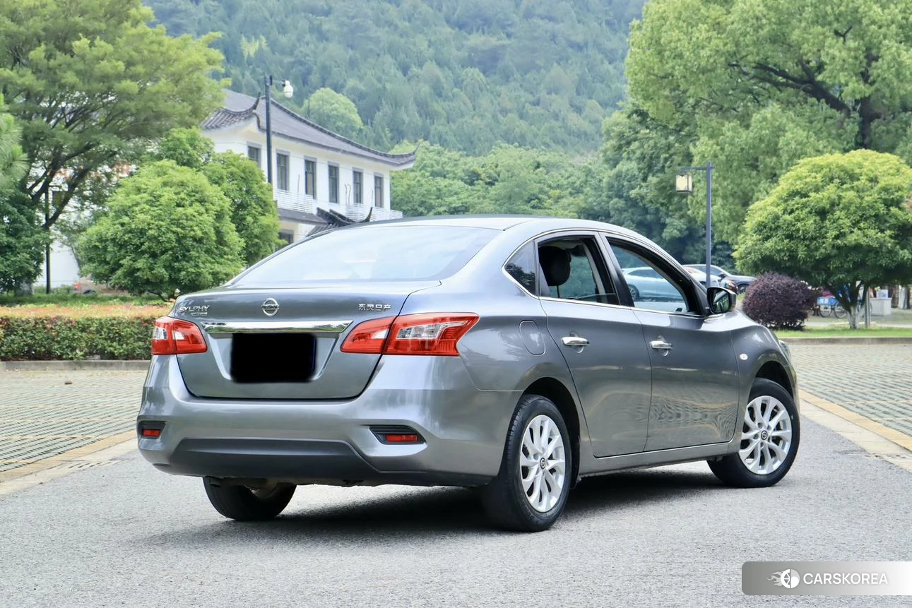 Nissan Sylphy 2020 Серебристо-серый из Китая, фото 3