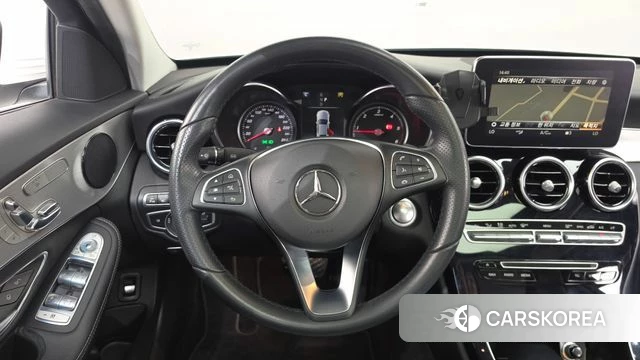 Mercedes-Benz C-Class W205 2018 Белый из Кореи, фото 3