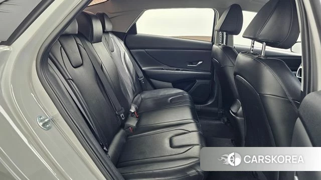 Hyundai Avante (CN7) 2022 Серебристо-серый из Кореи, фото 3