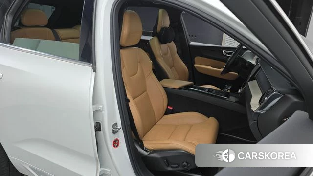 Volvo XC60 second Generation 2018 Белый из Кореи, фото 3