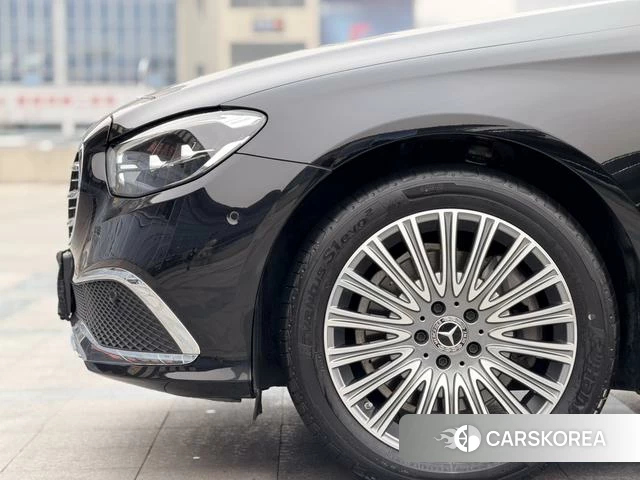 Mercedes-Benz E-Class 2023 Черный из Китая, фото 3