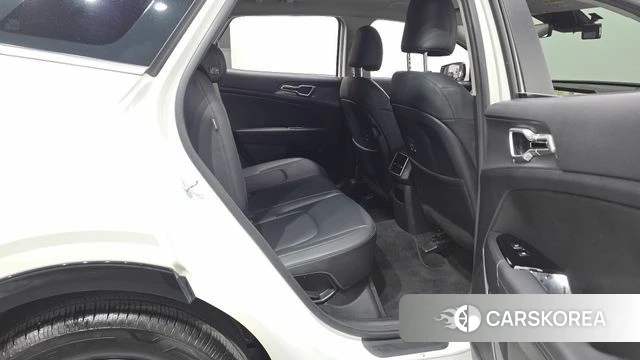 Kia Sportage 5th Generation 2023 Белый из Кореи, фото 3