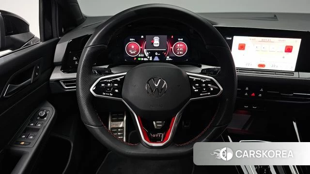 Volkswagen Golf 8th Generation 2024 Черный из Кореи, фото 3