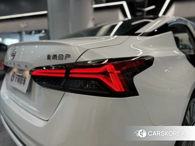 Nissan Altima 2023 Белый из Китая, фото 3