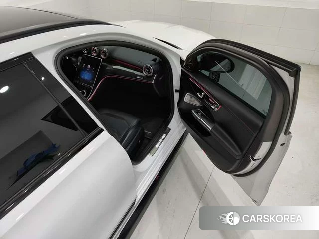 Mercedes-Benz AMG C-Class 2024 Белый из Китая, фото 3