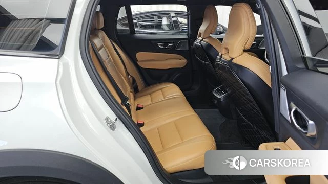 Volvo V60 Cross-Country 2nd Generation 2021 Белый из Кореи, фото 3
