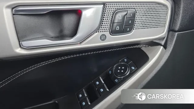 Ford Explorer 6th Generation 2022 Белый из Кореи, фото 3