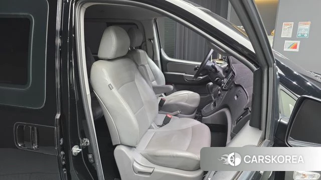 Hyundai The New Grand Starex 2019 Черный из Кореи, фото 3