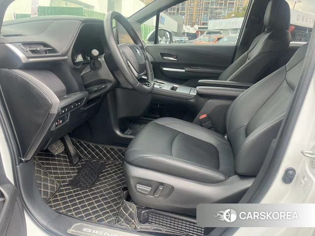 Toyota Sienna 2023 Белый из Китая, фото 3