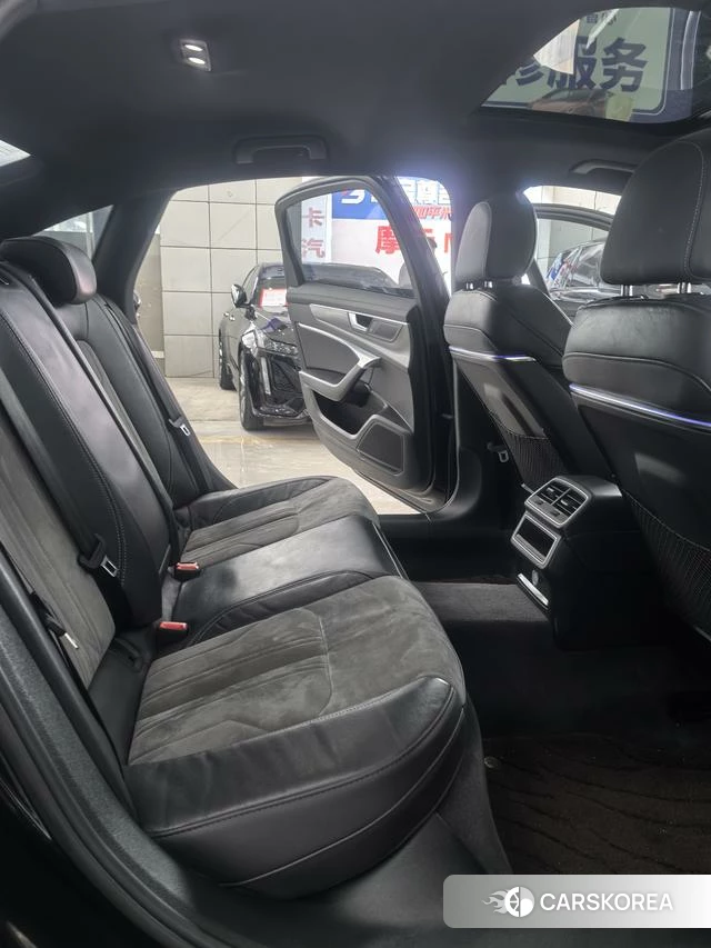 Audi A6L 2022 Черный из Китая, фото 3