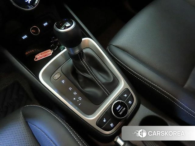 Hyundai Venue 2021 Белый из Кореи, фото 3