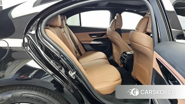 Mercedes-Benz E-Class W214 2024 Черный из Кореи, фото 3