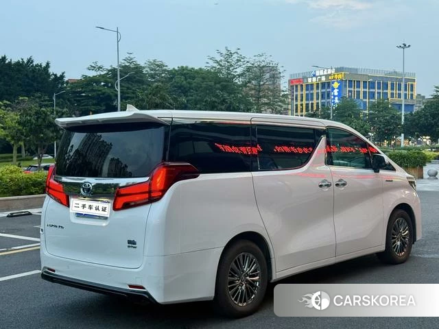 Toyota Alphard 2021 Белый из Китая, фото 3