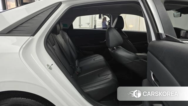 Hyundai Avante Hybrid (CN7) 2022 Белый из Кореи, фото 3