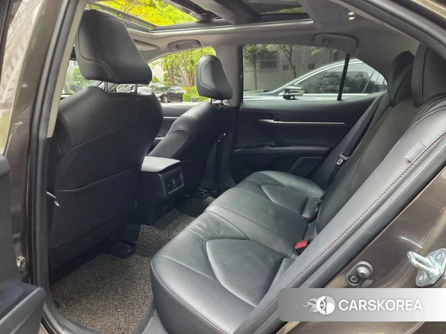 Toyota Camry (XV70) 2019 Коричневый из Кореи, фото 3