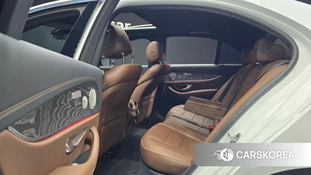 Mercedes-Benz E-Class W213 2022 Белый из Кореи, фото 3