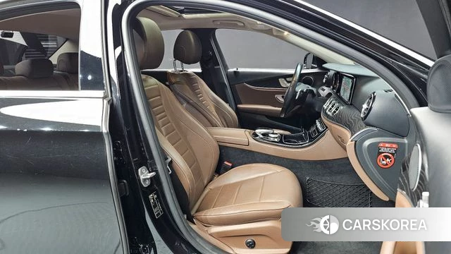 Mercedes-Benz E-Class W213 2018 Черный из Кореи, фото 3