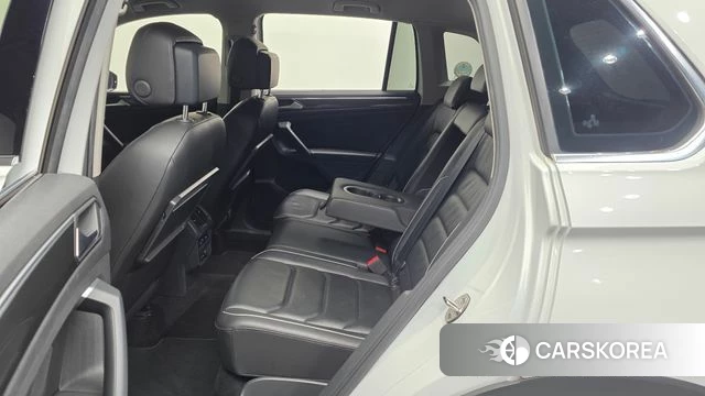 Volkswagen Tiguan second Generation 2019 Белый из Кореи, фото 3
