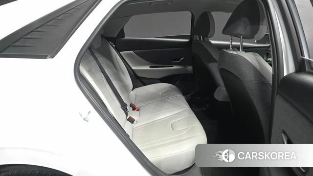 Hyundai Avante (CN7) 2022 Белый из Кореи, фото 3